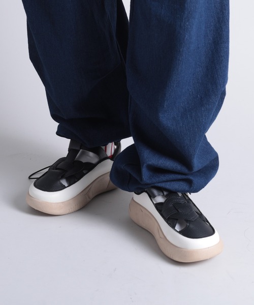 shoes365(シューズスリーシックスファイヴ)の「【shoes365】ホールデザイン通気性サンダル (SS)(サンダル・レディース・オフホワイト/ブラック・22.5cm/23.0cm/23.5cm/24.0cm/24.5cm/25.0cm)」の19枚目の写真