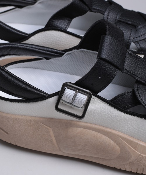 shoes365(シューズスリーシックスファイヴ)の「【shoes365】ホールデザイン通気性サンダル (SS)(サンダル・レディース・オフホワイト/ブラック・22.5cm/23.0cm/23.5cm/24.0cm/24.5cm/25.0cm)」の21枚目の写真