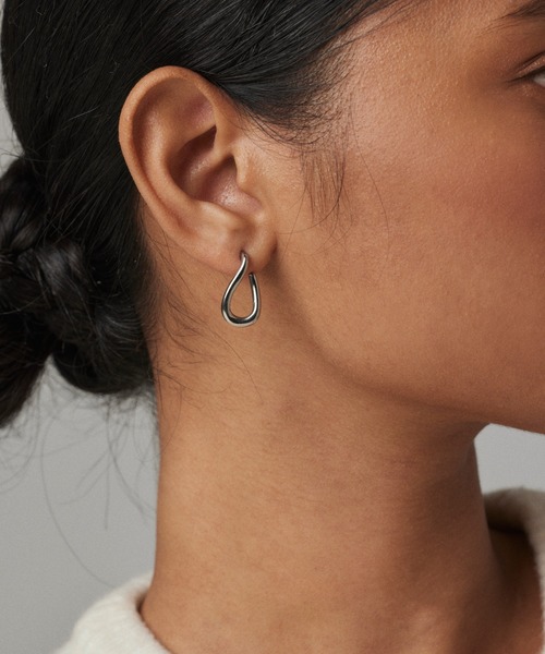 CENE（セネ）の「【CENE】セネ/アシンメトリードロップピアス（ピアス（両耳用）・レディース・シルバー/ゴールド・FREE）」の2枚目の写真