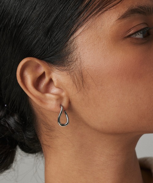 CENE（セネ）の「【CENE】セネ/アシンメトリードロップピアス（ピアス（両耳用）・レディース・シルバー/ゴールド・FREE）」の4枚目の写真