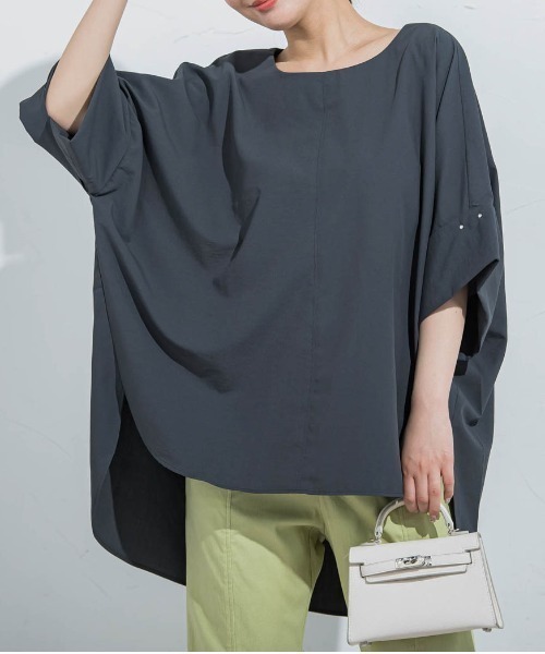 VICKY(ビッキー)の「【BIGシルエット】ドルマンブラウス≪手洗い可能≫(シャツ/ブラウス・レディース・ホワイト/チャコールグレー・M)」の2枚目の写真
