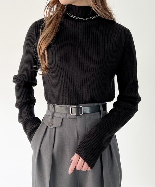 JUNOAH（ジュノア）の「ボトルネックリブニット（ニット/セーター・レディース・イエロー/ブラック/ベージュ/ボルドー/グレイッシュベージュ/ブルー/オフホワイト/ピンク系その他・MEDIUM/LARGE）」の16枚目の写真