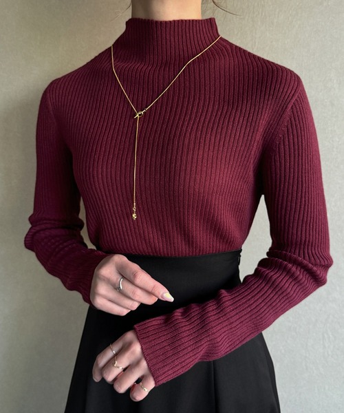 JUNOAH（ジュノア）の「ボトルネックリブニット（ニット/セーター・レディース・イエロー/ブラック/ベージュ/ボルドー/グレイッシュベージュ/ブルー/オフホワイト/ピンク系その他・MEDIUM/LARGE）」の12枚目の写真