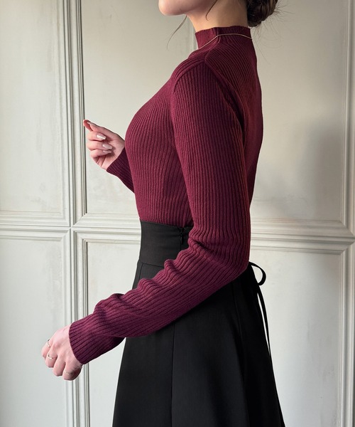 JUNOAH（ジュノア）の「ボトルネックリブニット（ニット/セーター・レディース・イエロー/ブラック/ベージュ/ボルドー/グレイッシュベージュ/ブルー/オフホワイト/ピンク系その他・MEDIUM/LARGE）」の14枚目の写真