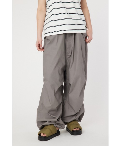 RODEO CROWNS WIDE BOWL（ロデオクラウンズワイドボウル）の「サスペンダー付きオーバーパンツ（つなぎ/オールインワン・レディース・グレー/カーキ/ライトピンク/オフホワイト・FREE）」の2枚目の写真