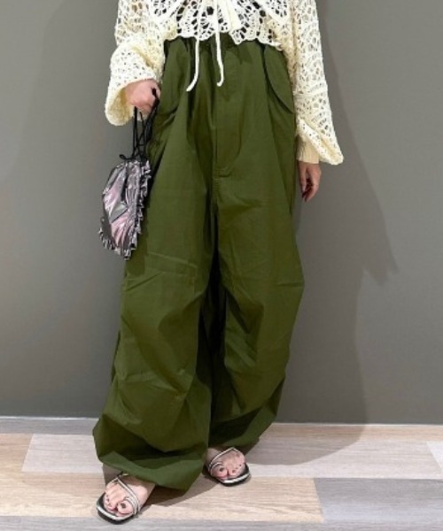 RODEO CROWNS WIDE BOWL（ロデオクラウンズワイドボウル）の「サスペンダー付きオーバーパンツ（つなぎ/オールインワン・レディース・グレー/カーキ/ライトピンク/オフホワイト・FREE）」の3枚目の写真