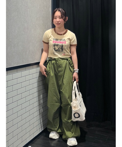 RODEO CROWNS WIDE BOWL（ロデオクラウンズワイドボウル）の「サスペンダー付きオーバーパンツ（つなぎ/オールインワン・レディース・グレー/カーキ/ライトピンク/オフホワイト・FREE）」の10枚目の写真