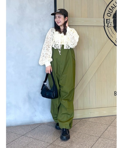 RODEO CROWNS WIDE BOWL（ロデオクラウンズワイドボウル）の「サスペンダー付きオーバーパンツ（つなぎ/オールインワン・レディース・グレー/カーキ/ライトピンク/オフホワイト・FREE）」の11枚目の写真