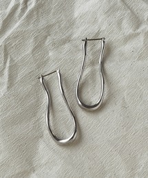 トゥワール ライン ピアス