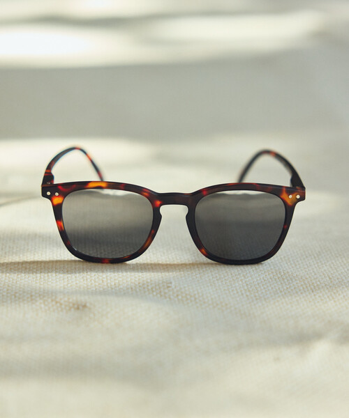 FREAK'S STORE（フリークスストア）の「IZIPIZI/イジピジ #E / UVカット ファッション用グラス（サングラス・メンズ・ブラック/ブラウン・ONE SIZE）」の4枚目の写真