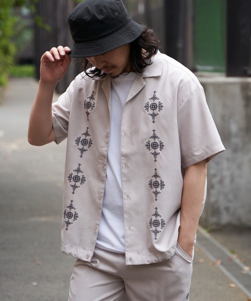 エトロ/入手困難 18SS 定価10万 スタンドカラーシャツ ビーズ刺繍 XL エトロ/入手困難 18SS 定価10万 スタンドカラーシャツ ビーズ