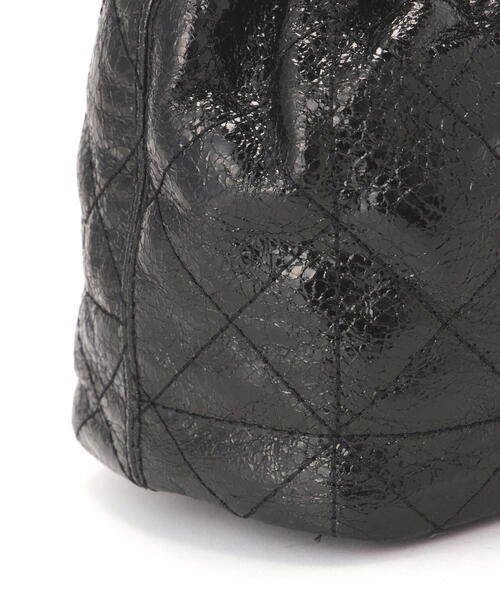 N.（N. Natural Beauty Basic）（エヌエヌナチュラルビューティーベーシック）の「◆メタリックキルトショルダーバッグ（ショルダーバッグ・レディース・ブラック/ゴールド・ﾌﾘ-）」の8枚目の写真