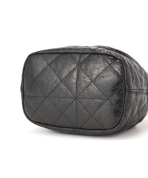 N.（N. Natural Beauty Basic）（エヌエヌナチュラルビューティーベーシック）の「◆メタリックキルトショルダーバッグ（ショルダーバッグ・レディース・ブラック/ゴールド・ﾌﾘ-）」の9枚目の写真