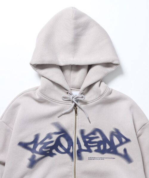 SEQUENZ（シークエンズ）の「＊新色追加【SEQUENZ（シークエンズ）】FADE ZIP P/K /フェード フルジップ オーバーサイズ ヴィンテージライク センターロゴ（パーカー・メンズ・ライトグレー/ピンク系その他2/ブラック/ブラウン/その他1/その他2/ダークネイビー・MEDIUM/X-LARGE/LARGE/SMALL）」の20枚目の写真