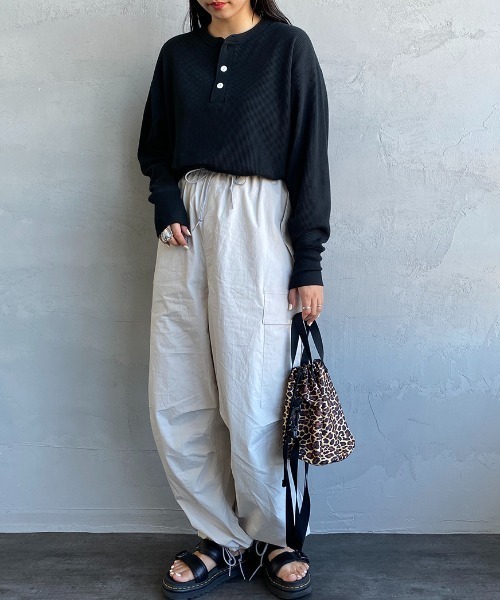 Healthknit（ヘルスニット）の「[HEALTHKNIT/ヘルスニット] 別注 ヘンリーネック ワッフルボーダーTシャツ（Tシャツ/カットソー・レディース・ホワイト/レッド/ブラック系/ブルー/ブラック・F）」の9枚目の写真