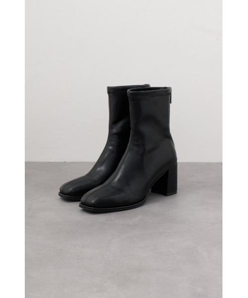 AZUL by moussy(アズールバイマウジー)の「美脚ショートストレッチブーツ(ブーツ・レディース・アイボリー/ブラック/シルバー・SMALL/MEDIUM/LARGE)」の3枚目の写真