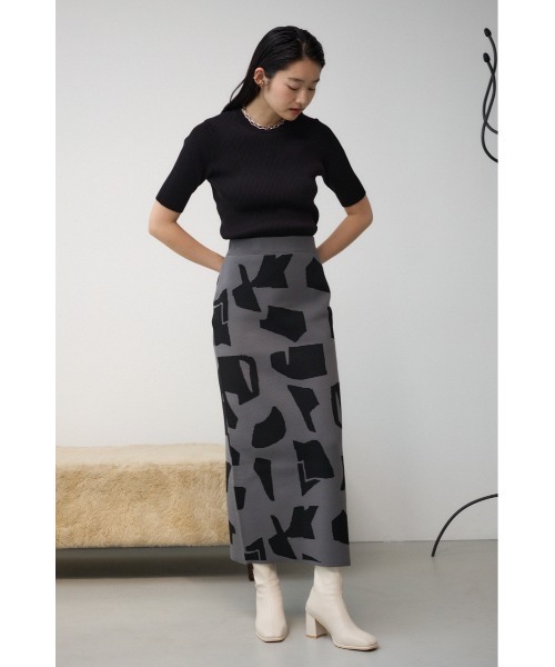 AZUL by moussy(アズールバイマウジー)の「美脚ショートストレッチブーツ(ブーツ・レディース・アイボリー/ブラック/シルバー・SMALL/MEDIUM/LARGE)」の4枚目の写真