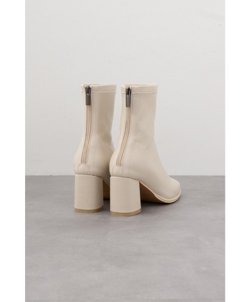 AZUL by moussy(アズールバイマウジー)の「美脚ショートストレッチブーツ(ブーツ・レディース・アイボリー/ブラック/シルバー・SMALL/MEDIUM/LARGE)」の22枚目の写真
