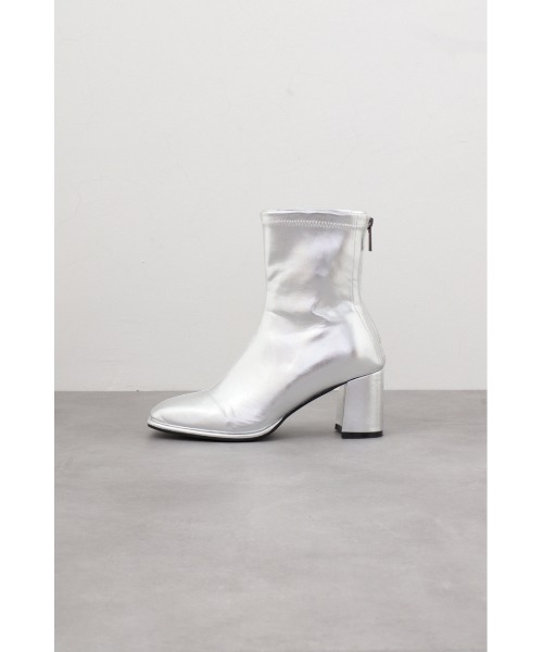 AZUL by moussy(アズールバイマウジー)の「美脚ショートストレッチブーツ(ブーツ・レディース・アイボリー/ブラック/シルバー・SMALL/MEDIUM/LARGE)」の10枚目の写真