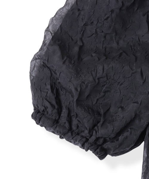 QUEENS COURT（クイーンズコート）の「フラワーエンボスパフスリーブチュニック≪洗濯機で洗える≫（チュニック・レディース・ブラック/ホワイト・M）」の5枚目の写真