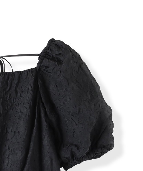 QUEENS COURT（クイーンズコート）の「フラワーエンボスパフスリーブチュニック≪洗濯機で洗える≫（チュニック・レディース・ブラック/ホワイト・M）」の9枚目の写真