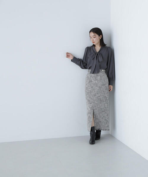 NATURAL BEAUTY BASIC（ナチュラルビューティーベーシック）の「◇リボンボウタイブラウス（シャツ/ブラウス・レディース・チャコールグレー/オフホワイト/ブルー・SMALL/MEDIUM）」の5枚目の写真