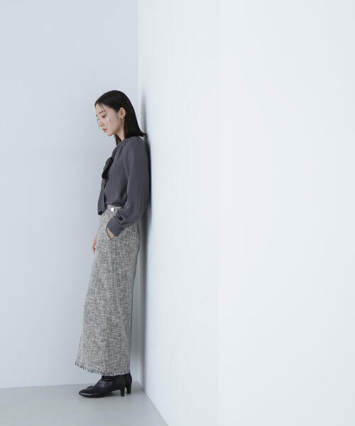 NATURAL BEAUTY BASIC（ナチュラルビューティーベーシック）の「◇リボンボウタイブラウス（シャツ/ブラウス・レディース・チャコールグレー/オフホワイト/ブルー・SMALL/MEDIUM）」の9枚目の写真