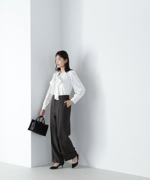 NATURAL BEAUTY BASIC（ナチュラルビューティーベーシック）の「◇リボンボウタイブラウス（シャツ/ブラウス・レディース・チャコールグレー/オフホワイト/ブルー・SMALL/MEDIUM）」の19枚目の写真