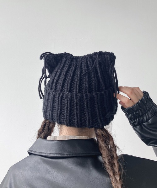 AS KNOW AS plus(アズノゥアズプラス)の「ローゲージネコ耳フリンジニット帽(ニットキャップ/ビーニー・レディース・アイボリー/ブラック/ブルー・FREE)」の7枚目の写真