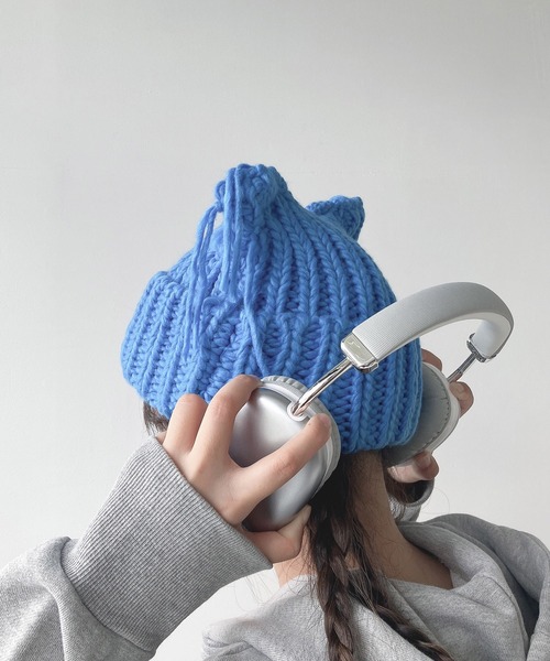 AS KNOW AS plus(アズノゥアズプラス)の「ローゲージネコ耳フリンジニット帽(ニットキャップ/ビーニー・レディース・アイボリー/ブラック/ブルー・FREE)」の11枚目の写真