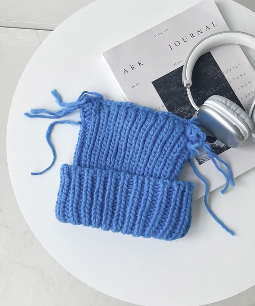 AS KNOW AS plus(アズノゥアズプラス)の「ローゲージネコ耳フリンジニット帽(ニットキャップ/ビーニー・レディース・アイボリー/ブラック/ブルー・FREE)」の12枚目の写真