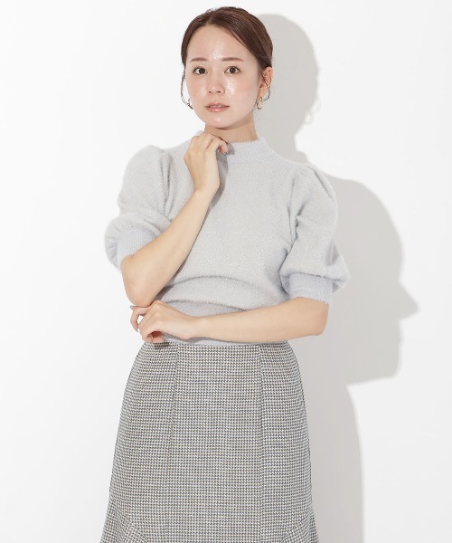 AND COUTURE(アンドクチュール)の「ラメフェザーニットプルオーバー(ニット/セーター・レディース・オフホワイト/ピンク/ボルドー/ライトグレー・FREE)」の3枚目の写真