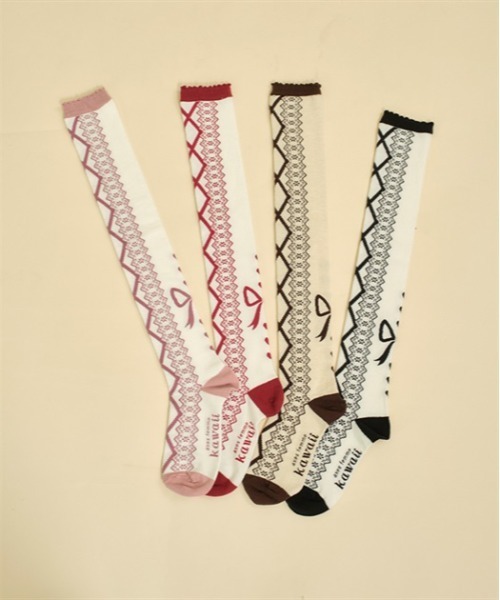 axes femme kawaii(アクシーズファムカワイイ)の「レースアップ柄オーバーニー(ソックス/靴下・レディース・ワイン/ピンク/ブラウン/ブラック・FREE)」の5枚目の写真