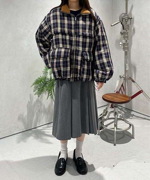 kutir（クティール）の「【2サイズ展開】アソートポケットパディングブルゾン（ブルゾン・レディース・ブラック系/ブラウン/ネイビー系/ブラック/ライトベージュ・MEDIUM/LARGE）」の20枚目の写真