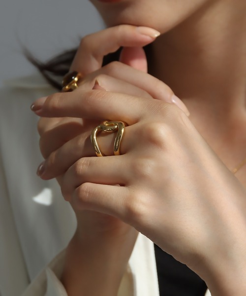 abaskdesign（アバスクデザイン）の「金属アレルギー対応  変形デザインリング（リング・レディース・シルバー/ゴールド・7号/13号/16号/9号/11号）」の4枚目の写真