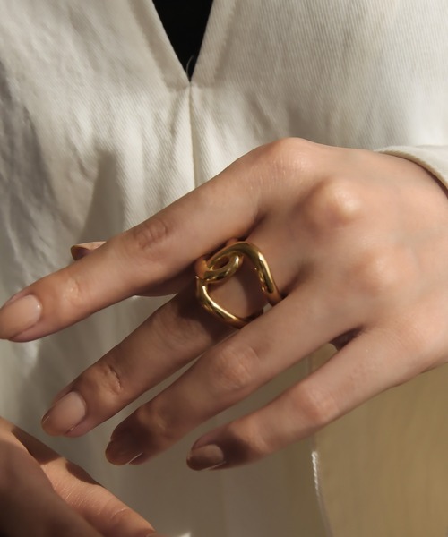 abaskdesign（アバスクデザイン）の「金属アレルギー対応  変形デザインリング（リング・レディース・シルバー/ゴールド・7号/13号/16号/9号/11号）」の6枚目の写真