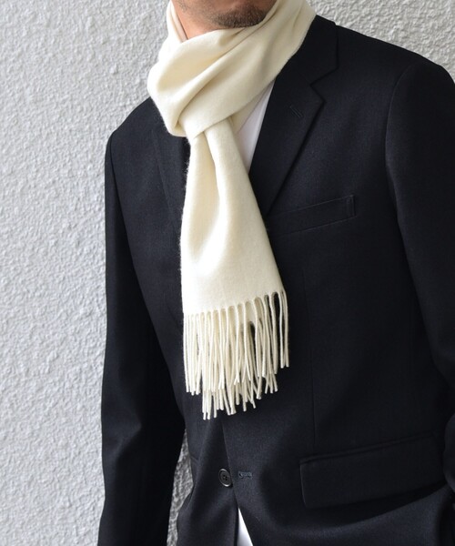 SHIPS any（シップス エニィ）の「SHIPS any: カシミヤ ソリッド マフラー 24FW◇（マフラー・メンズ・ベージュ/ダークグレー/グレー/オフホワイト/ワイン/ライトブルー/ブラック/レッド/ラベンダー/ネイビー・ONE SIZE）」の15枚目の写真