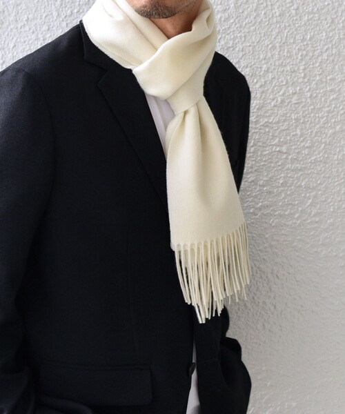 SHIPS any（シップス エニィ）の「SHIPS any: カシミヤ ソリッド マフラー 24FW◇（マフラー・メンズ・ベージュ/ダークグレー/グレー/オフホワイト/ワイン/ライトブルー/ブラック/レッド/ラベンダー/ネイビー・ONE SIZE）」の16枚目の写真