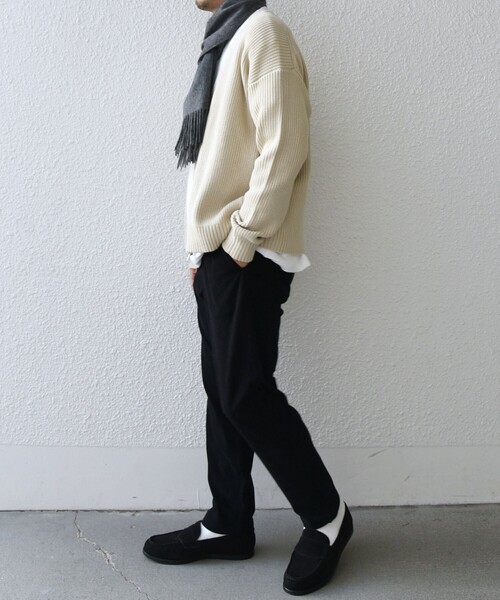 SHIPS any（シップス エニィ）の「SHIPS any: カシミヤ ソリッド マフラー 24FW◇（マフラー・メンズ・ベージュ/ダークグレー/グレー/オフホワイト/ワイン/ライトブルー/ブラック/レッド/ラベンダー/ネイビー・ONE SIZE）」の22枚目の写真