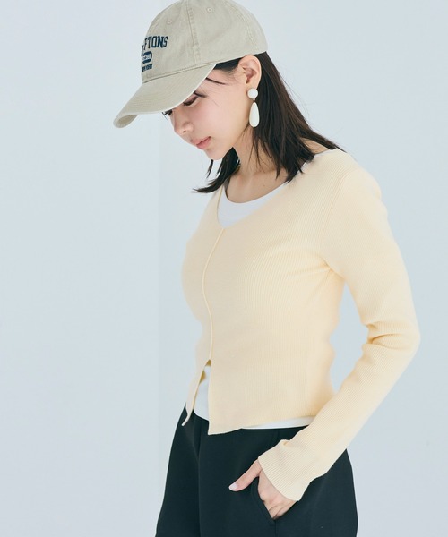 coca(coca)(コカ)の「フロントスリットVネックニット(ニット/セーター・レディース・グレー/レッド/アイボリー/ブラック/イエロー/ホワイト・L/M/S)」の13枚目の写真