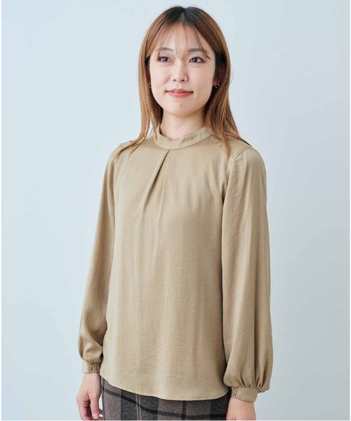 IEDIT（イディット）の「ＩＥＤＩＴ　ほの光沢のマットサテンが上品な　抗菌防臭加工インナー付きドッキングブラウス（シャツ/ブラウス・レディース・ライトベージュ/ブラウン系その他/ブルーグリーン・L/3L/M/LL/S）」の2枚目の写真