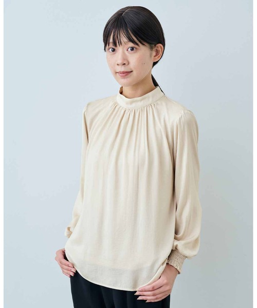 IEDIT（イディット）の「ＩＥＤＩＴ　ほの光沢のマットサテンが上品な　抗菌防臭加工インナー付きドッキングブラウス（シャツ/ブラウス・レディース・ライトベージュ/ブラウン系その他/ブルーグリーン・L/3L/M/LL/S）」の3枚目の写真