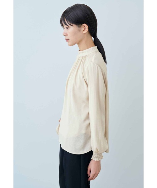 IEDIT（イディット）の「ＩＥＤＩＴ　ほの光沢のマットサテンが上品な　抗菌防臭加工インナー付きドッキングブラウス（シャツ/ブラウス・レディース・ライトベージュ/ブラウン系その他/ブルーグリーン・L/3L/M/LL/S）」の16枚目の写真