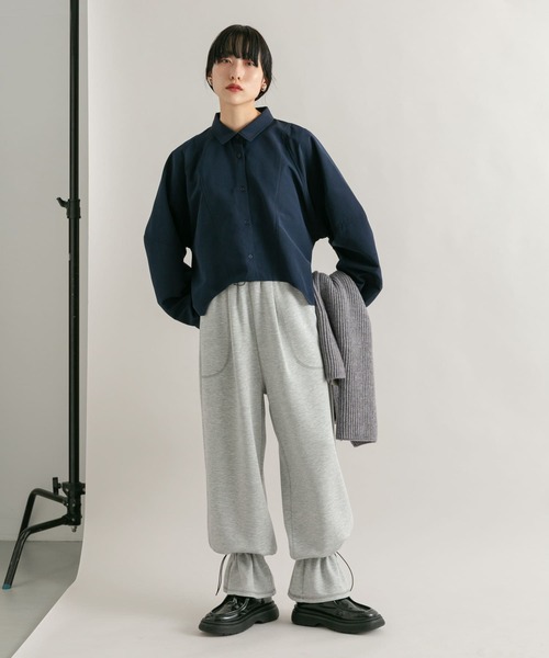 KBF（ケイビーエフ）の「フォルムシャツ（シャツ/ブラウス・レディース・ベージュ/ネイビー/オフホワイト・ONE）」の22枚目の写真
