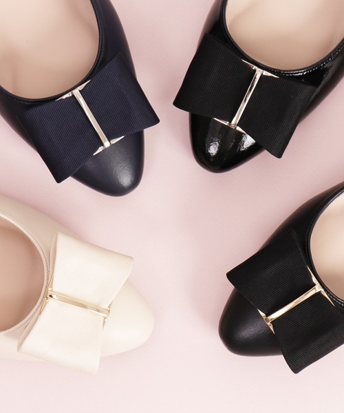 artemis by DIANA(アルテミスバイダイアナ)の「グログランリボン ローヒールパンプス(パンプス・レディース・ブラック/アイボリー/ネイビー/クリアブラック/ベージュ・22.5cm/23.0cm/23.5cm/24.0cm/24.5cm/25.0cm/22.0cm)」の9枚目の写真