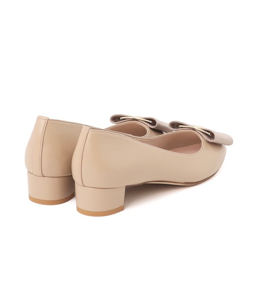 artemis by DIANA(アルテミスバイダイアナ)の「グログランリボン ローヒールパンプス(パンプス・レディース・ブラック/アイボリー/ネイビー/クリアブラック/ベージュ・22.5cm/23.0cm/23.5cm/24.0cm/24.5cm/25.0cm/22.0cm)」の16枚目の写真