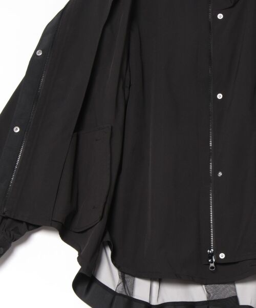 LUGIVA（ルギヴァ）の「バックチュール2WAYマウンテンパーカー（マウンテンパーカー・レディース・オフホワイト/ブラック・M）」の4枚目の写真