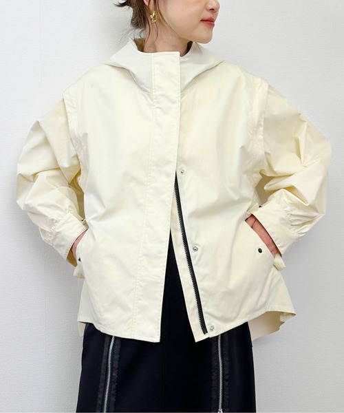 LUGIVA（ルギヴァ）の「バックチュール2WAYマウンテンパーカー（マウンテンパーカー・レディース・オフホワイト/ブラック・M）」の5枚目の写真