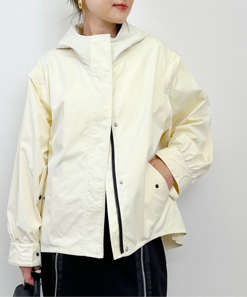 LUGIVA（ルギヴァ）の「バックチュール2WAYマウンテンパーカー（マウンテンパーカー・レディース・オフホワイト/ブラック・M）」の8枚目の写真