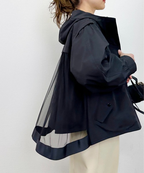 LUGIVA（ルギヴァ）の「バックチュール2WAYマウンテンパーカー（マウンテンパーカー・レディース・オフホワイト/ブラック・M）」の13枚目の写真